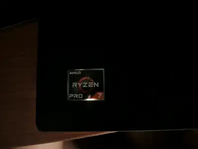 Laptop AMD Ryzen 7 PRO 32GB RAM - miniatura 2