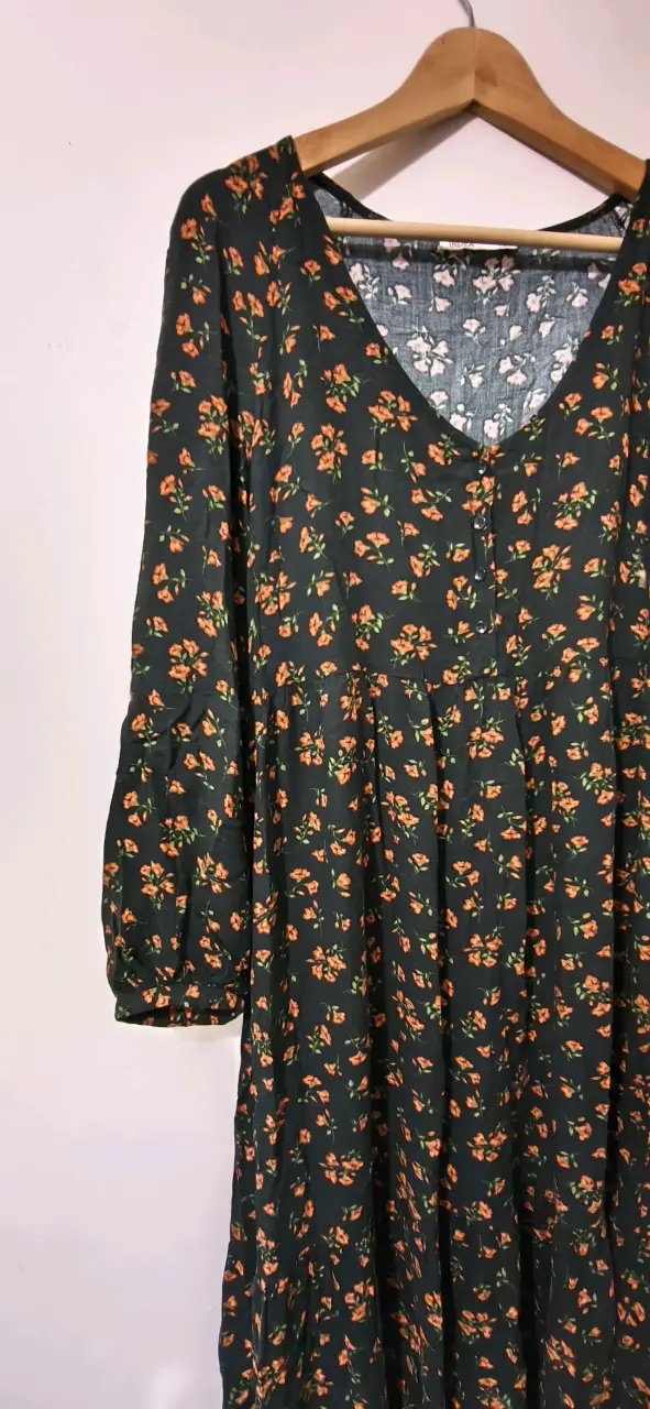 Vestido floral negro con mangas largas - 8