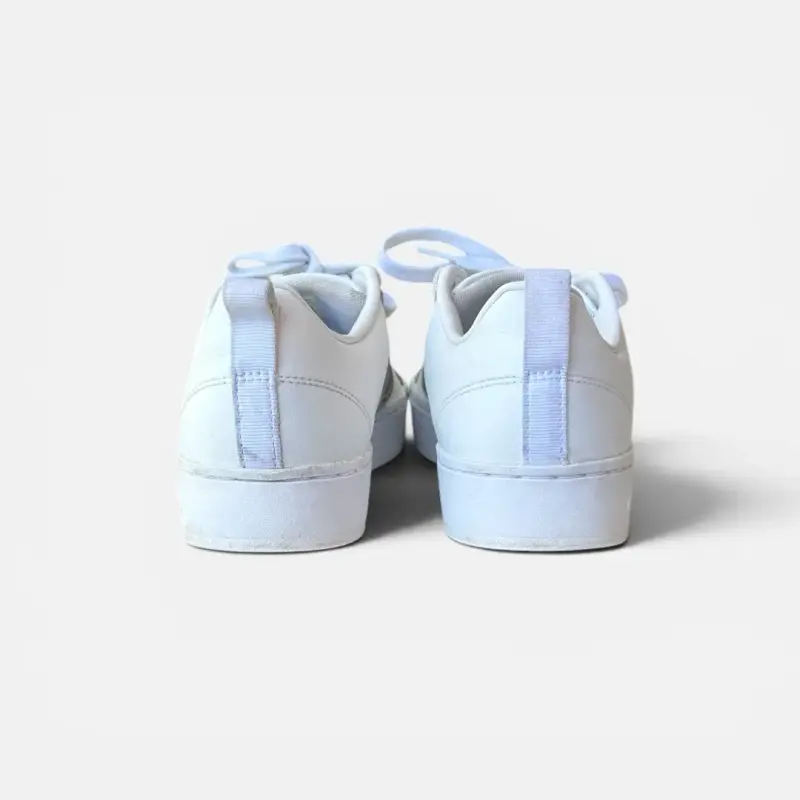 Zapatillas Adidas blancas con diseño animal print - 4