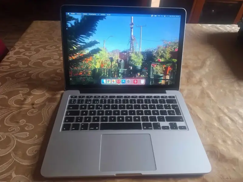 MacBook Pro con batería en excelente estado - 1
