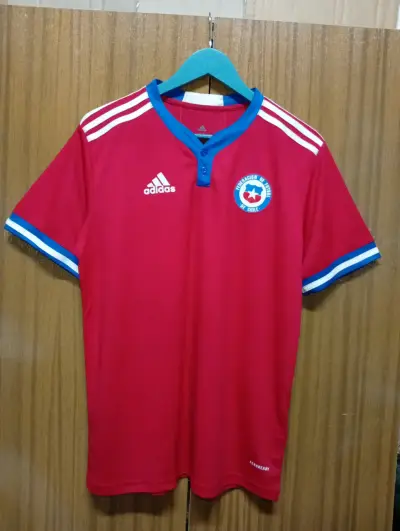 Camiseta Adidas de la selección chilena talla M - miniatura 1