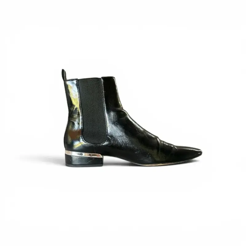 Botines de cuero negro con detalle metálico - 1