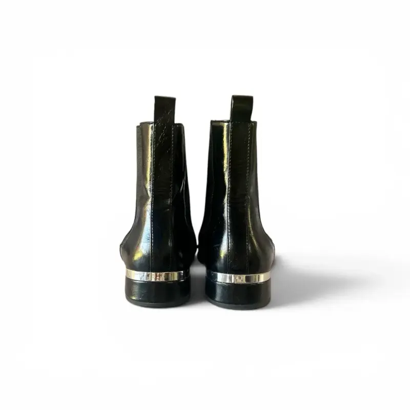 Botines de cuero negro con detalle metálico - 3
