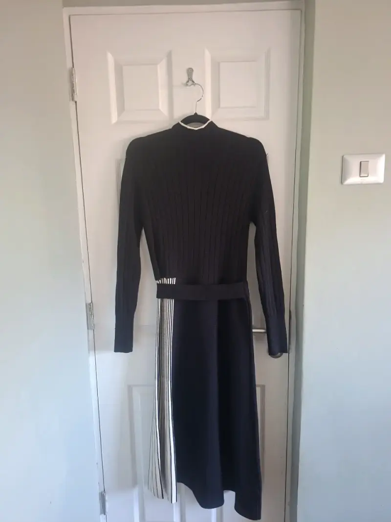Vestido negro de punto con cinturón - 2