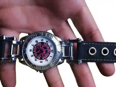 Reloj pulsera con correa de cuero negro Calavera - miniatura 3