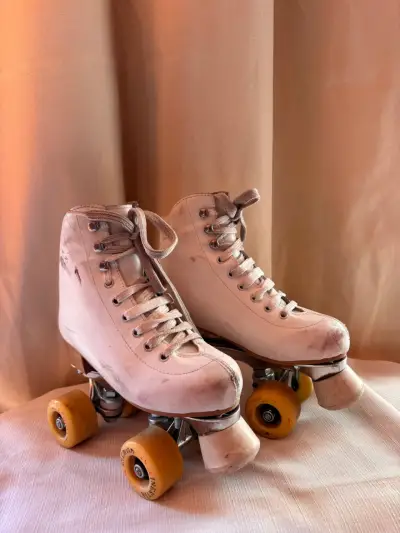 Patines de cuatro ruedas vintage blancos - miniatura 1
