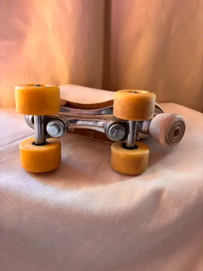 Patines de cuatro ruedas vintage blancos - miniatura 4