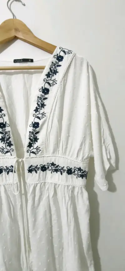 Tapadito blanco bordado Liola talla M - miniatura 2