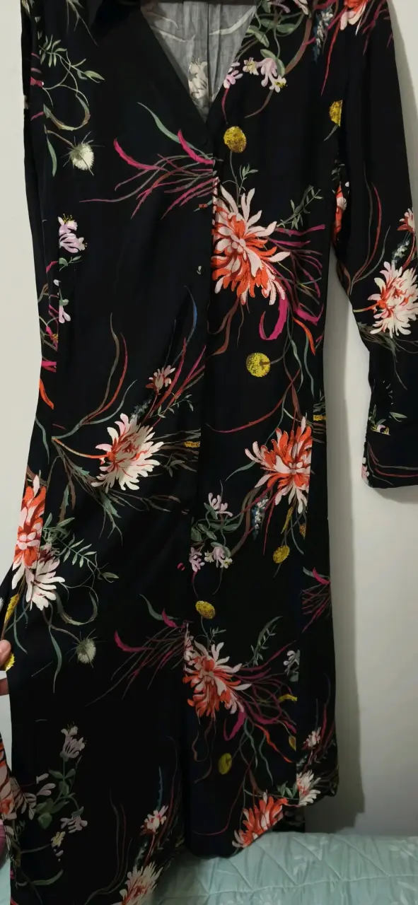 Vestido largo floral negro elegante - 11
