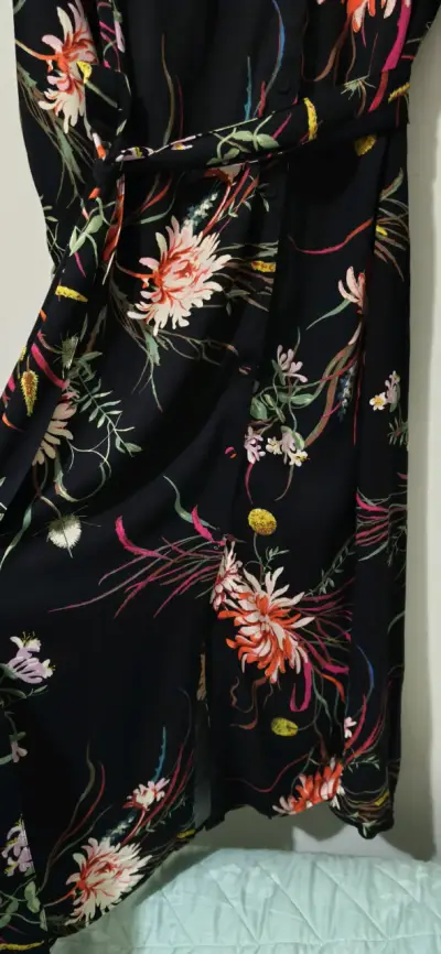Vestido largo floral negro elegante - miniatura 12