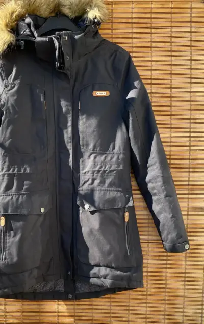 Parka negra modelo Puelo, marca Lippi - miniatura 1