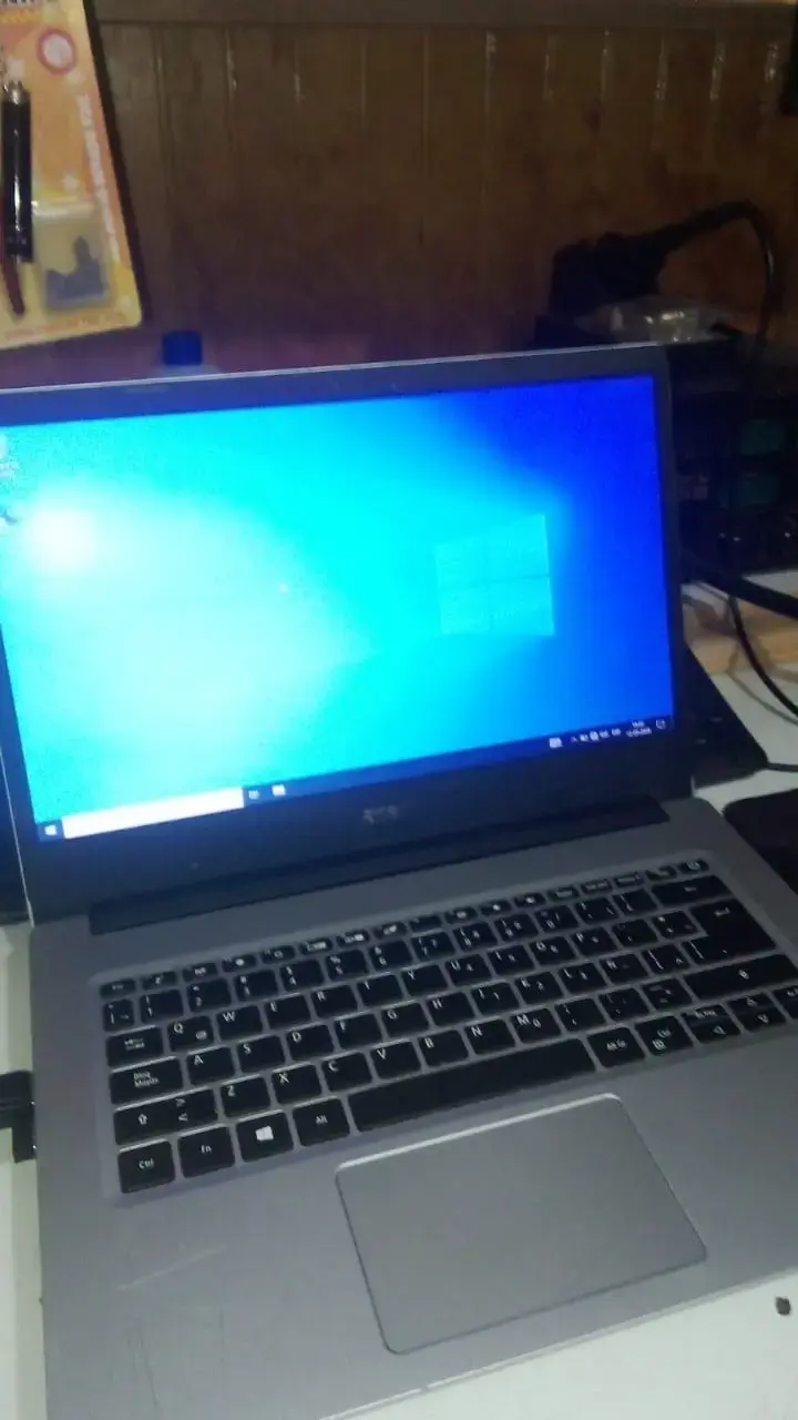 Notebook Acer con pantalla de 15 pulgadas - 1