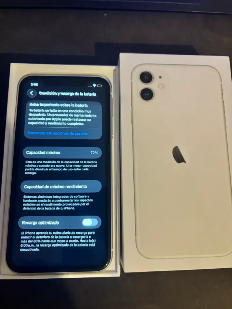 iPhone 11 blanco en excelente estado - 3