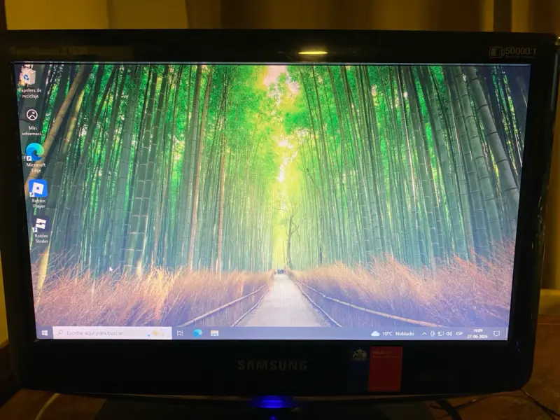PC IntelPentium 2.90GHz + SSD + Monitor + 6GB RAM - 4