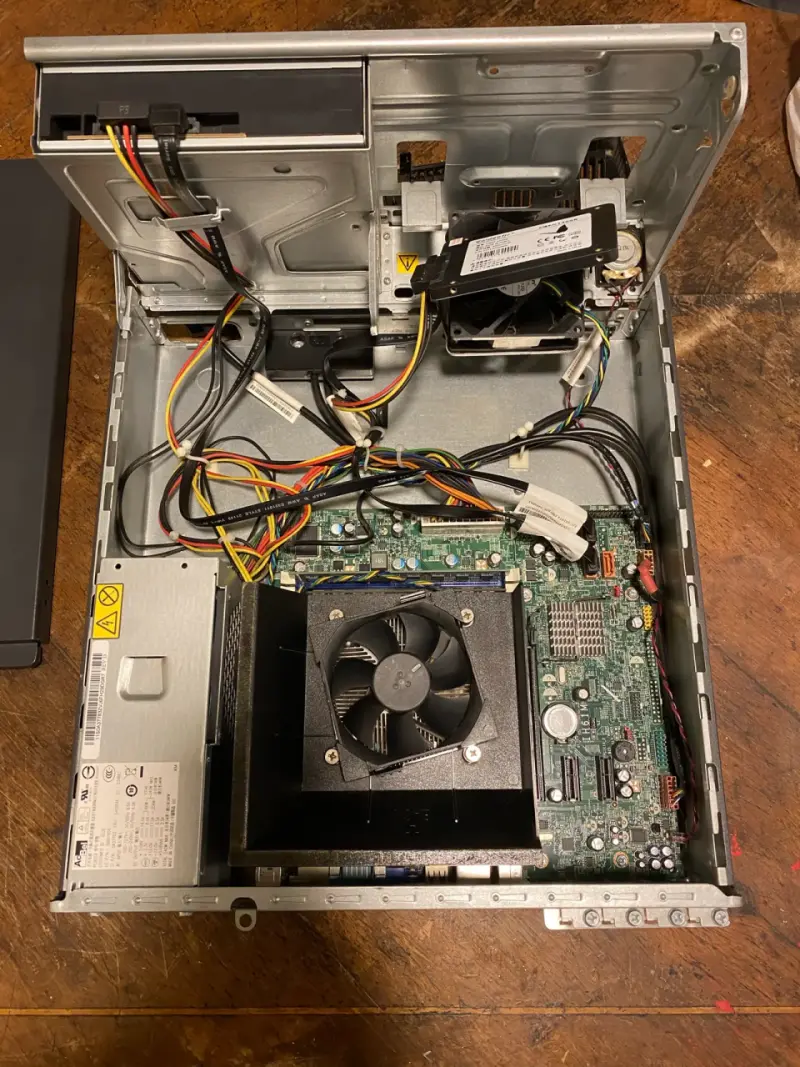 PC IntelPentium 2.90GHz + SSD + Monitor + 6GB RAM - 5