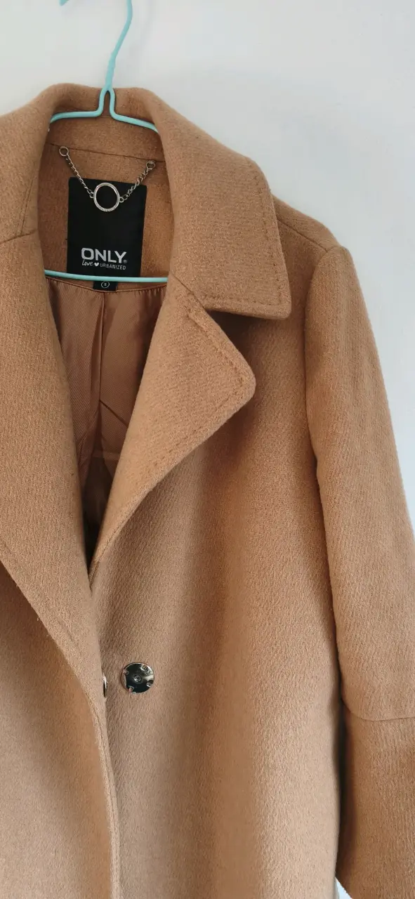 Abrigo camel marca Only para mujer - 2