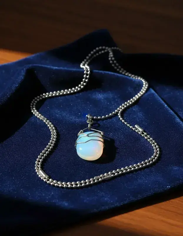 Collar de cadena con colgante de piedra opalina - 2