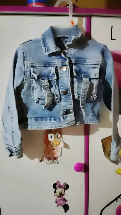 Chaqueta de mezclilla para niña - miniatura 1
