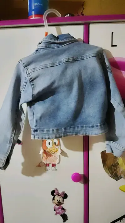 Chaqueta de mezclilla para niña - miniatura 2