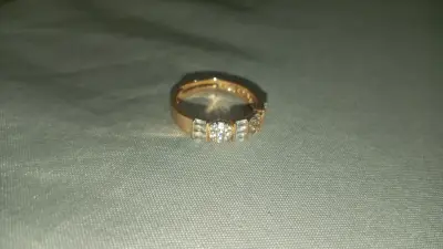 Anillo de  con diamantes brillantes - miniatura 2