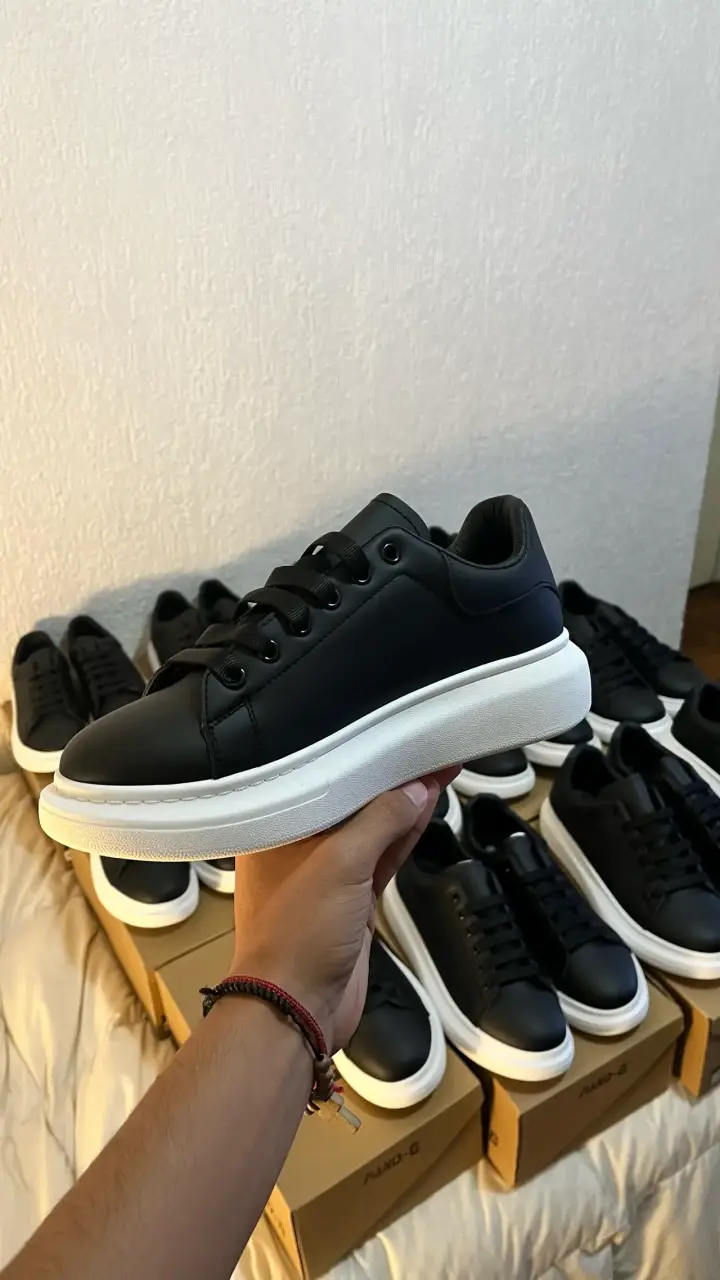 Zapatillas Zara negras con blanco - 2