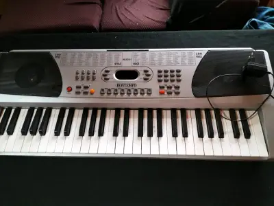 Teclado electrónico Bontempi con adaptador - miniatura 1