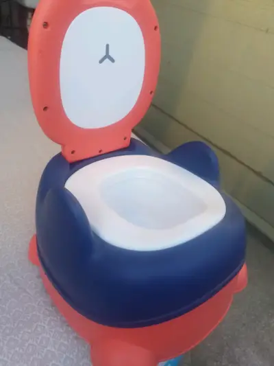 Bacinica infantil colorida para niños - miniatura 1