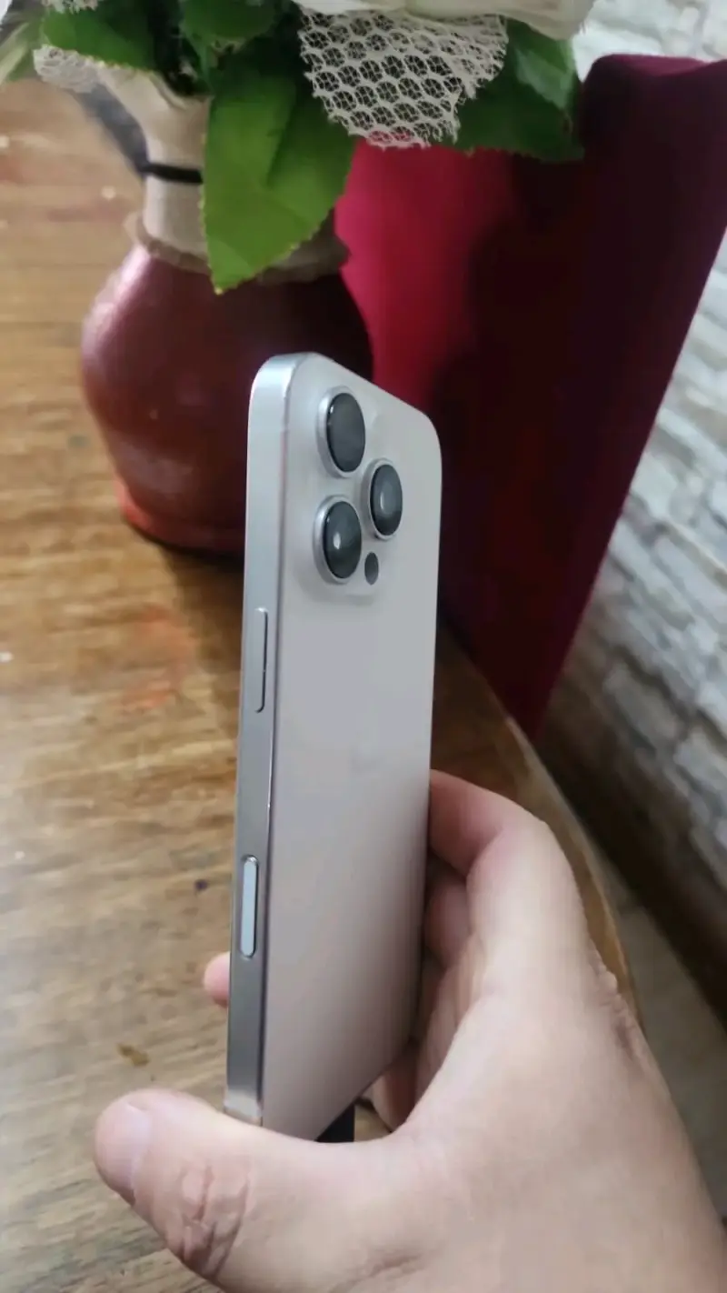 iPhone 16 Pro 256GB Blanco - 5