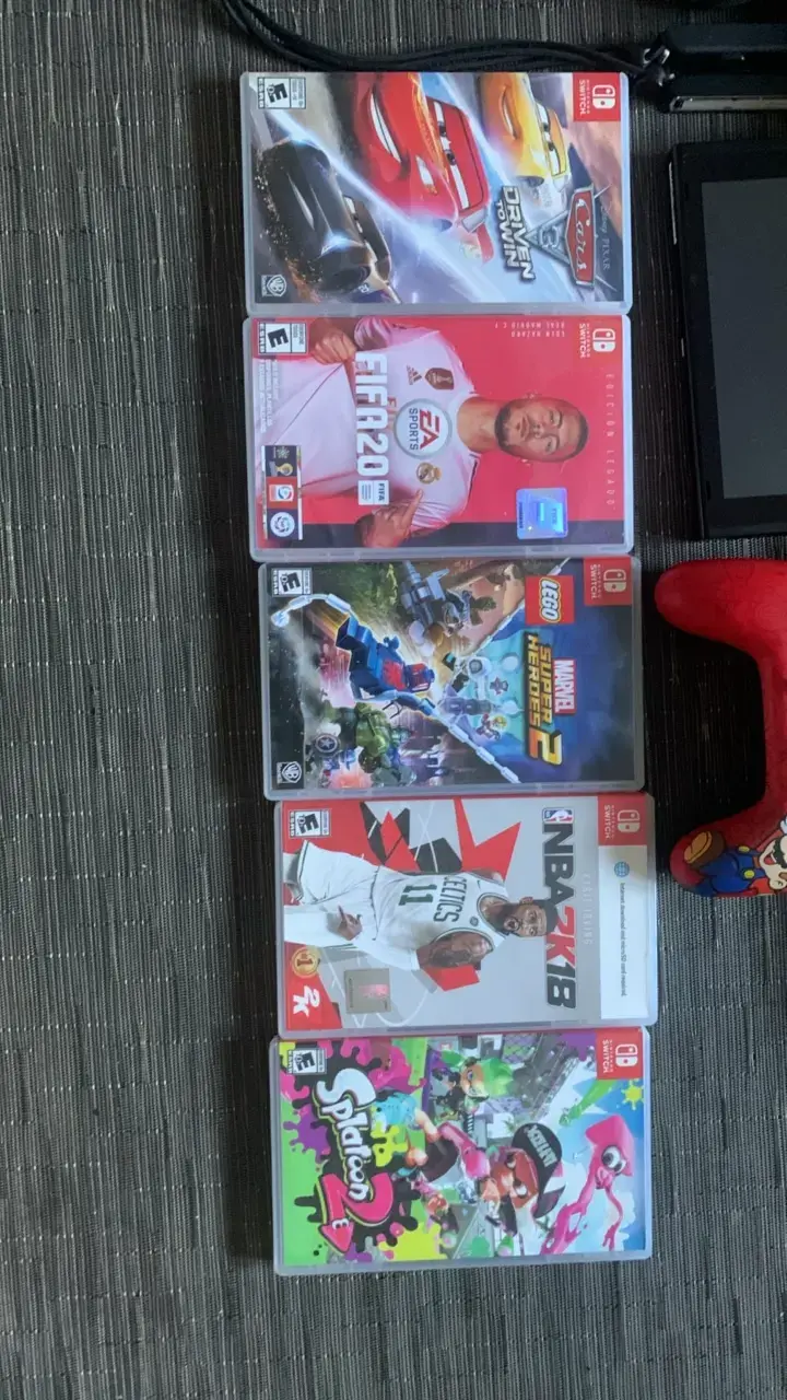Consola Nintendo Switch con juegos y accesorios - 3