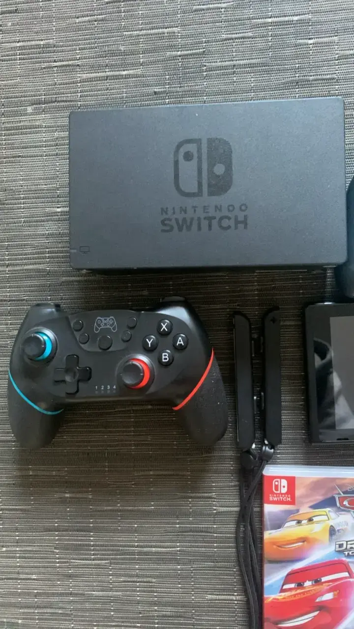 Consola Nintendo Switch con juegos y accesorios - 5
