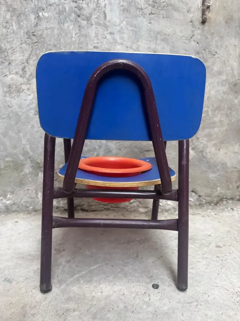 Silla infantil con orinal incorporado - 3
