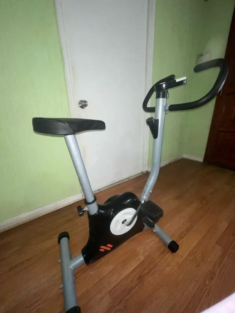 Bicicleta estática E10 Ultímate Fitness - 2