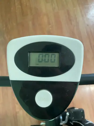 Bicicleta estática E10 Ultímate Fitness - miniatura 6