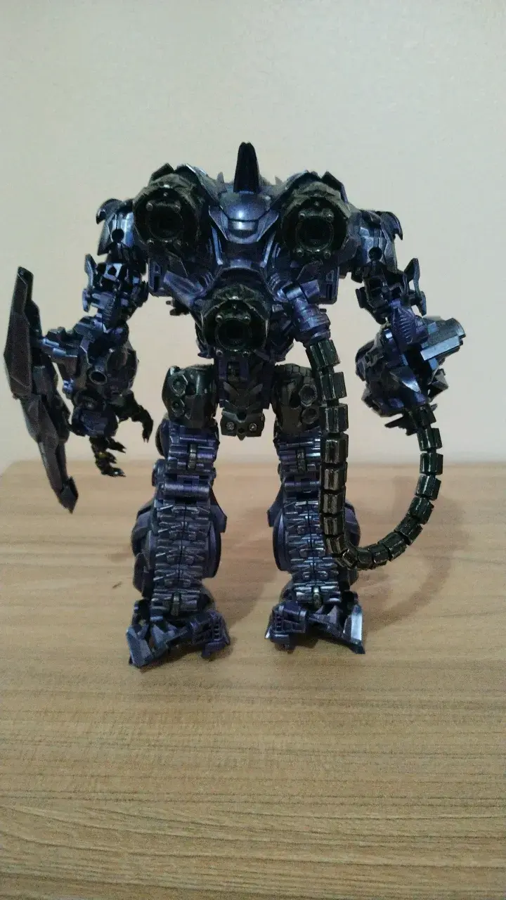 Figura shockwave Transformers - 2