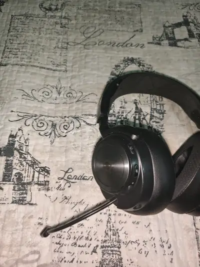 Audífonos Steelseries Nova pro wireless usados - miniatura 4