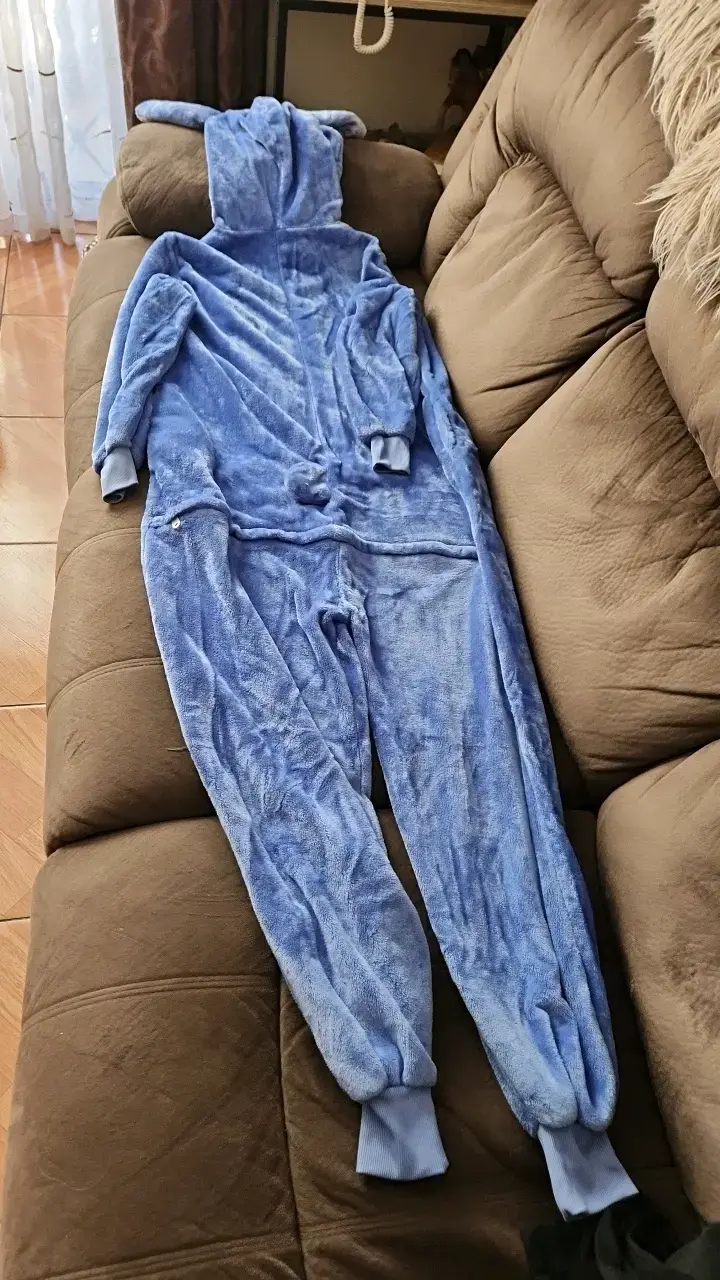 Pijama enterizo azul con capucha de personaje - 2