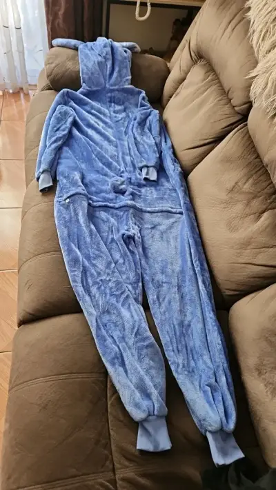 Pijama enterizo azul con capucha de personaje - miniatura 2