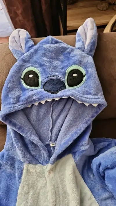 Pijama enterizo azul con capucha de personaje - miniatura 3