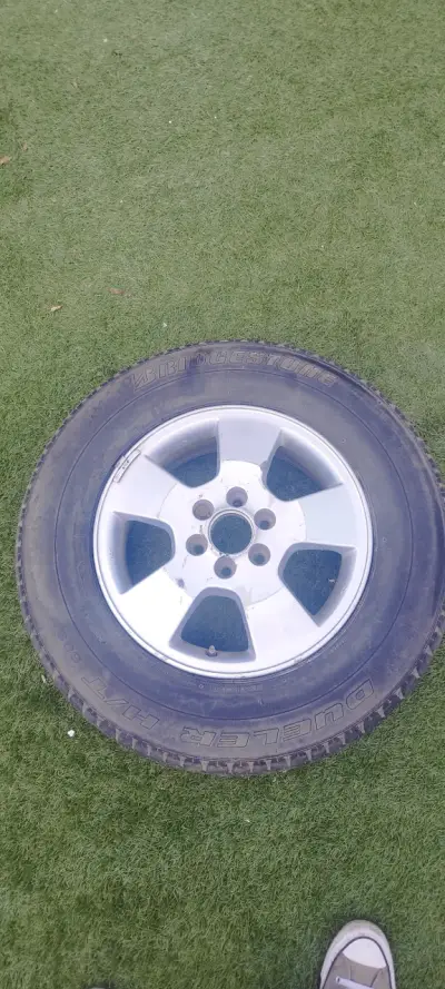 Llanta de aleación con neumático 205/70R16 - miniatura 2