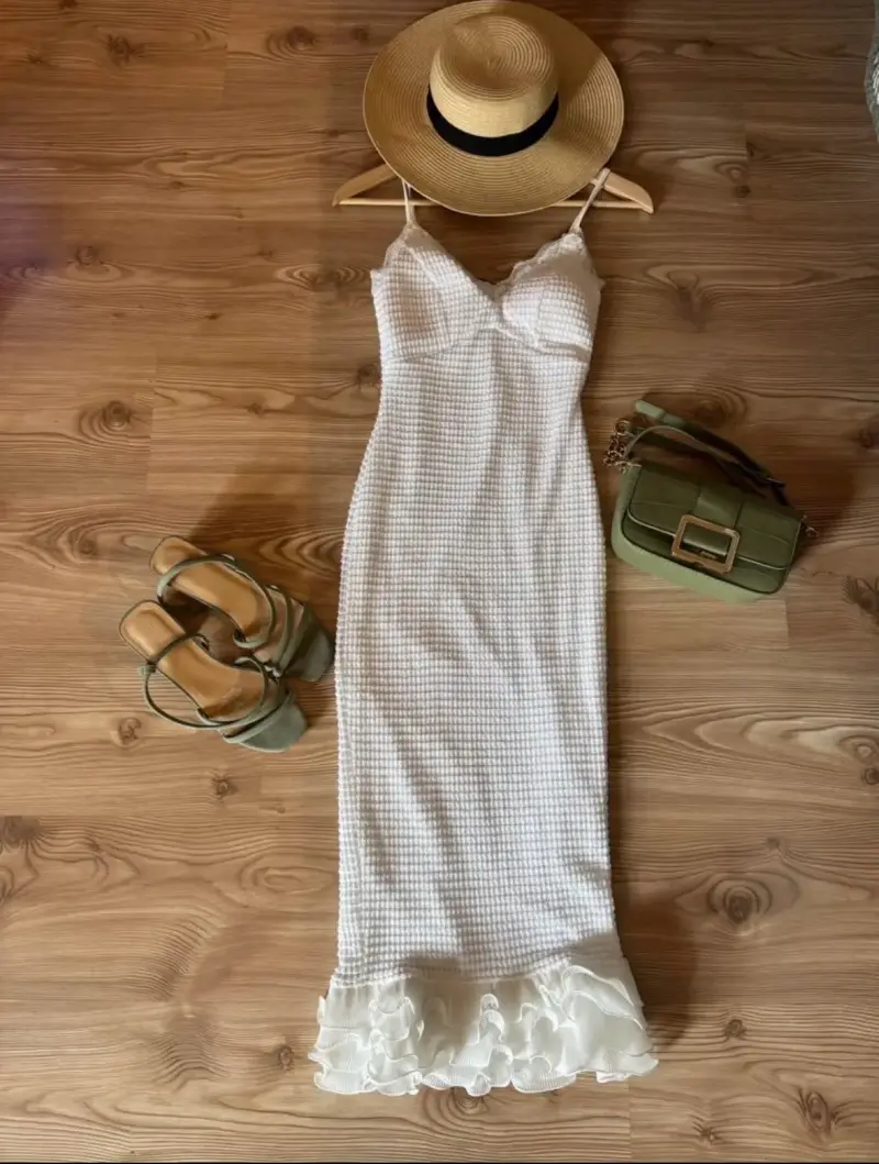 Vestido blanco elegante con tirantes - 2