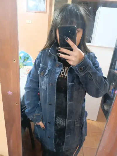 Chaqueta de mezclilla azul para mujer - miniatura 1