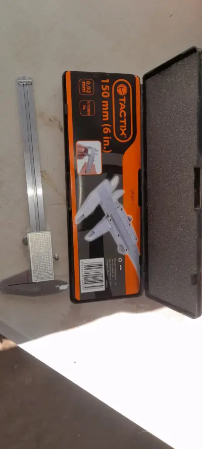 Calibrador Vernier Tactix 150mm con estuche - miniatura 1