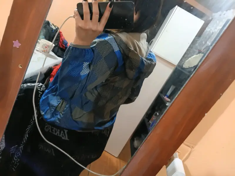 Chaqueta azul con diseño camuflado para mujer - 2