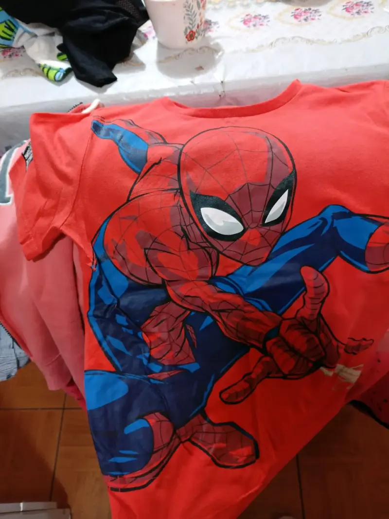 Polera infantil de Spiderman roja - 1