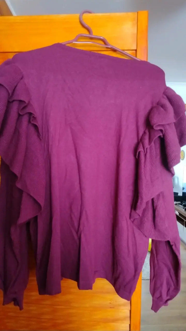 Suéter morado con volantes para mujer - 3