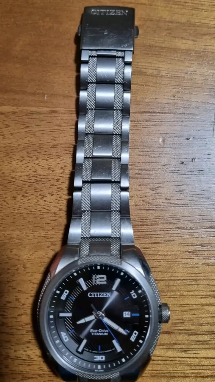 Reloj Citizen Eco-Drive de titanio