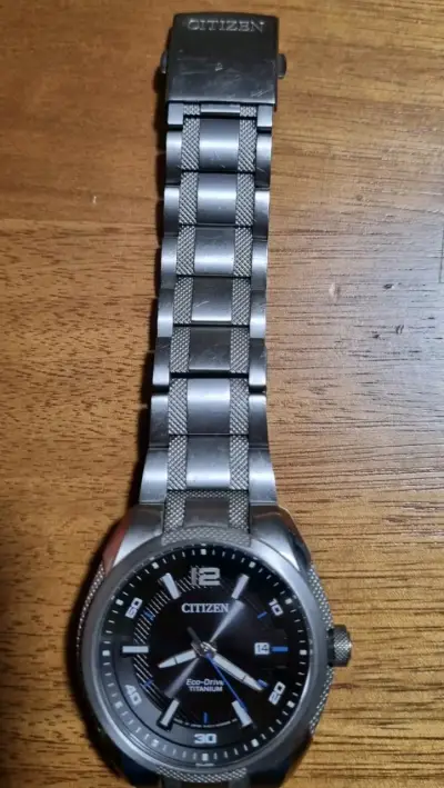 Reloj Citizen Eco-Drive de titanio - miniatura 1