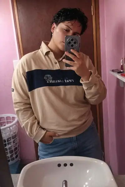 Polera manga larga beige con diseño - miniatura 5