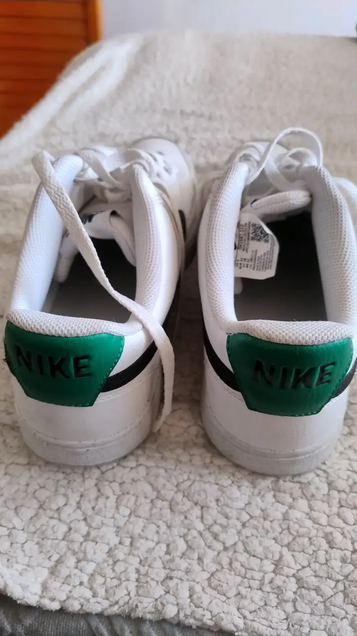 Zapatillas deportivas blancas Nike - 2