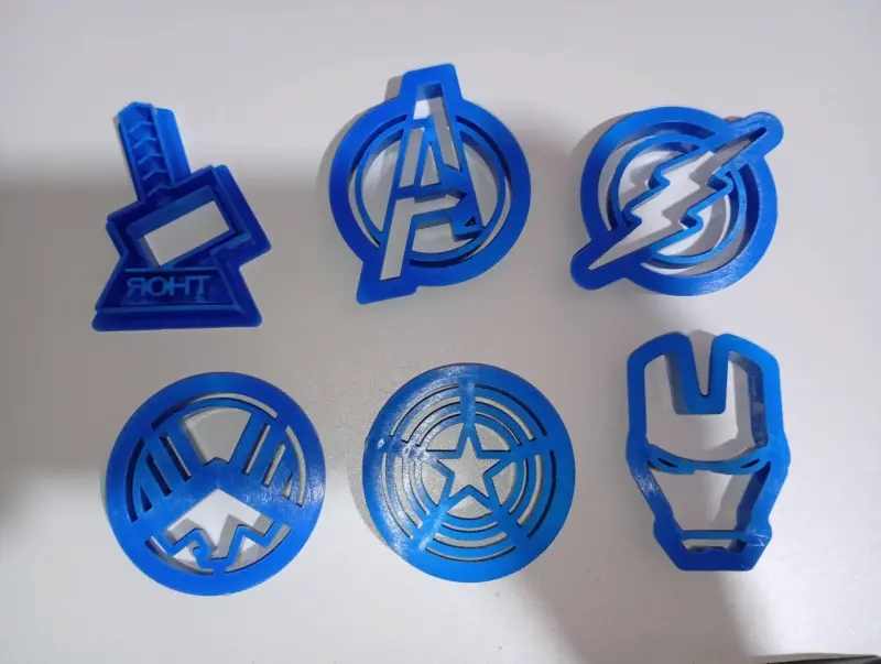 Set de cortadores de galletas superhéroes